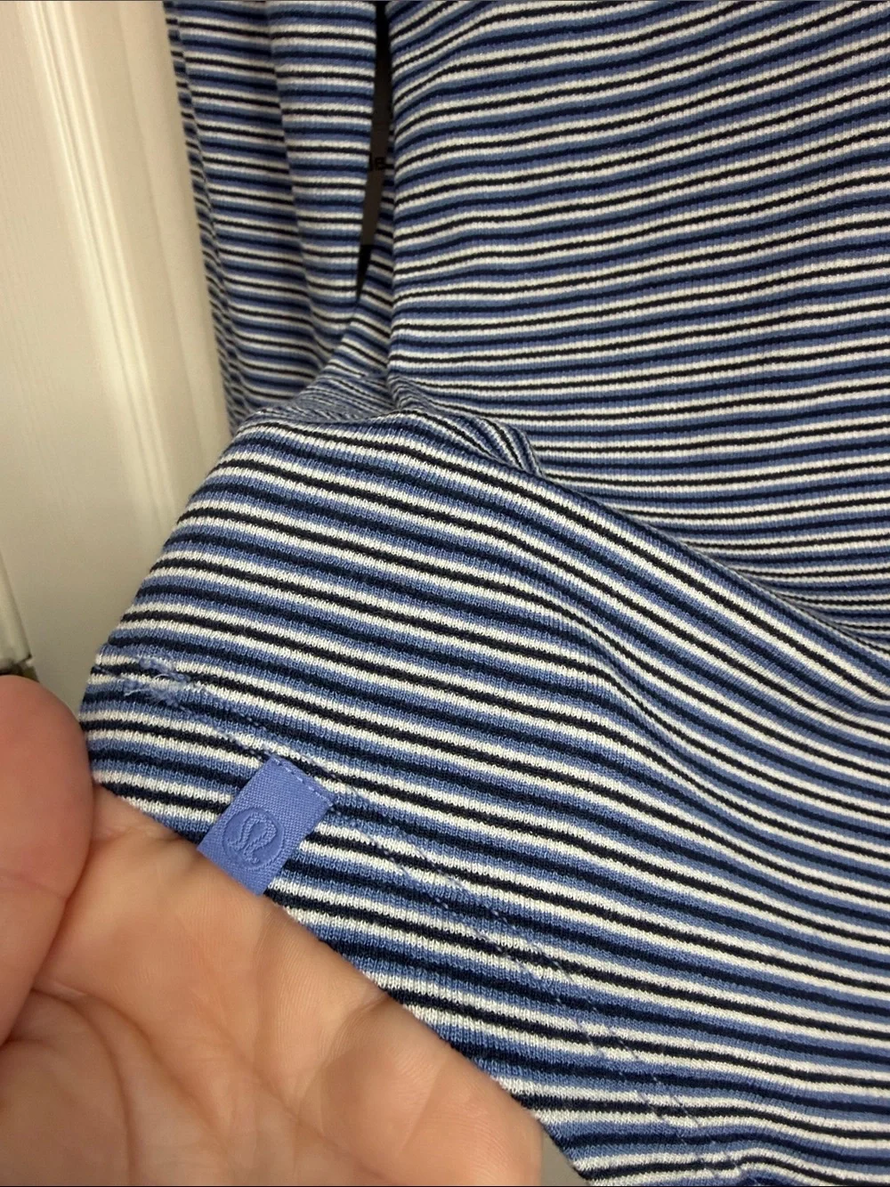 340. Lululemon NWT Hold Tight Long Sleeve Blue Stripes 10